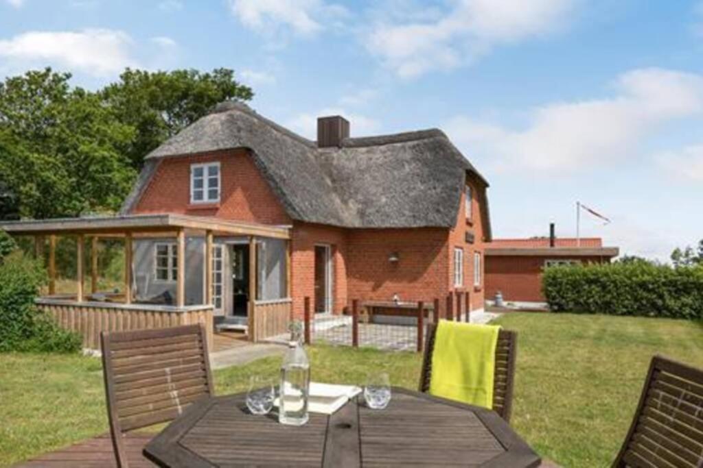 Thatched Holiday Home In Struer, Jutland With A View Exteriér fotografie