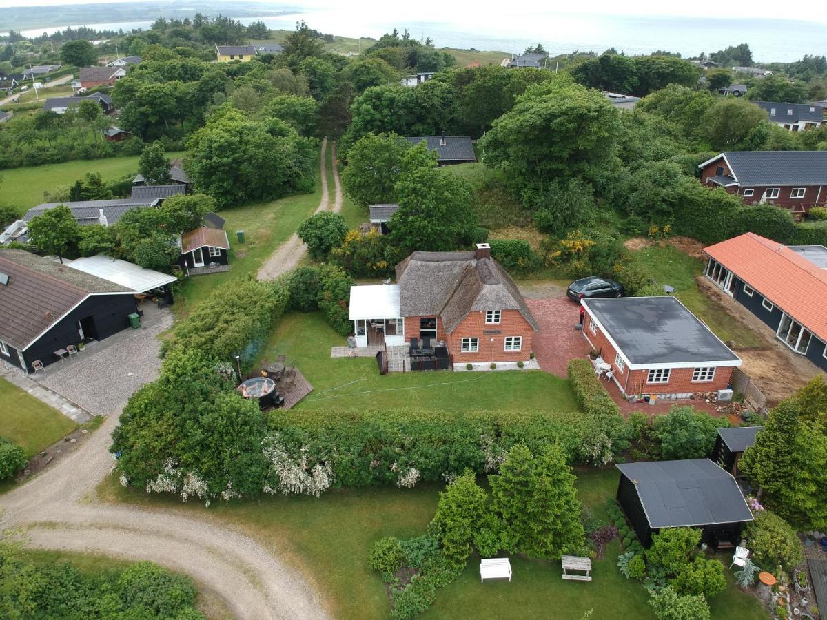 Thatched Holiday Home In Struer, Jutland With A View Exteriér fotografie