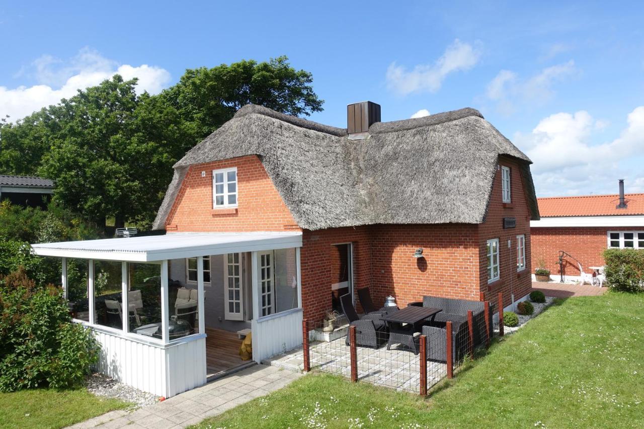 Thatched Holiday Home In Struer, Jutland With A View Exteriér fotografie